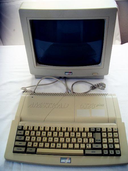 Amstrad 6128+ (2).JPG